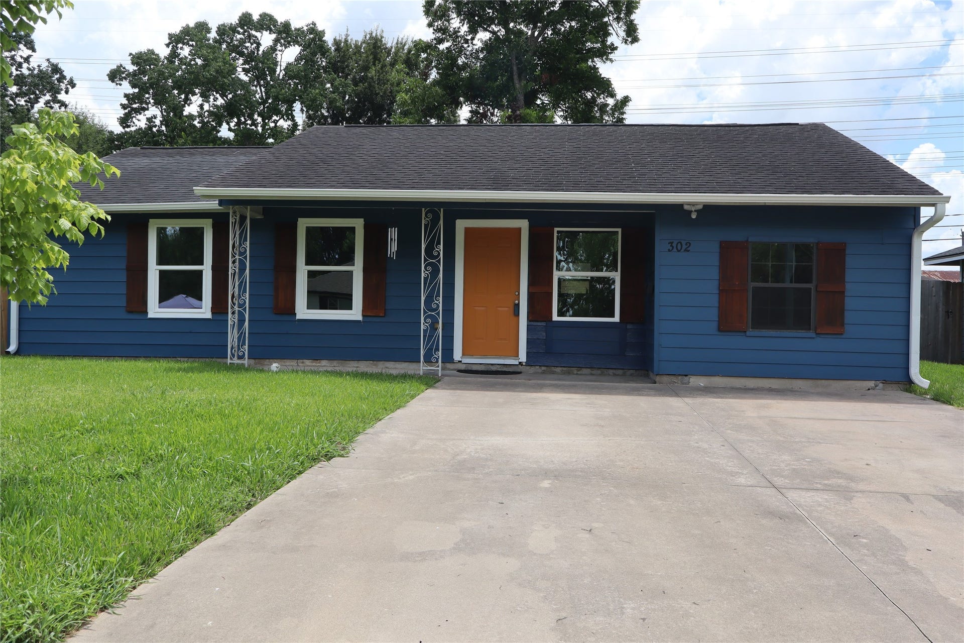 Welcome to 302 Delta St. Pasadena, TX 77506