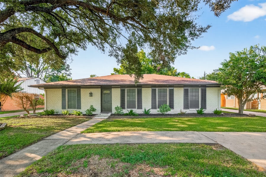 Property photo for 5731 Willowbend Boulevard, Houston, TX