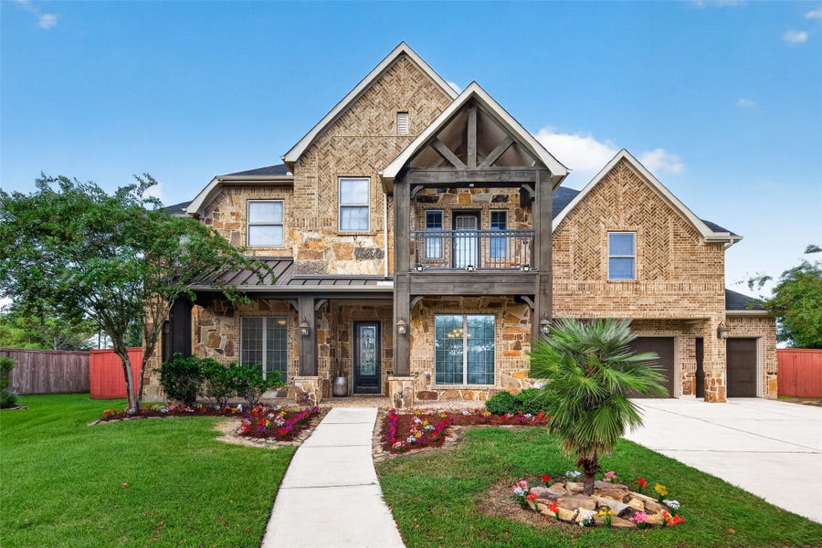 Property photo for 3426 Pin Oak Shadow Lane, Houston, TX