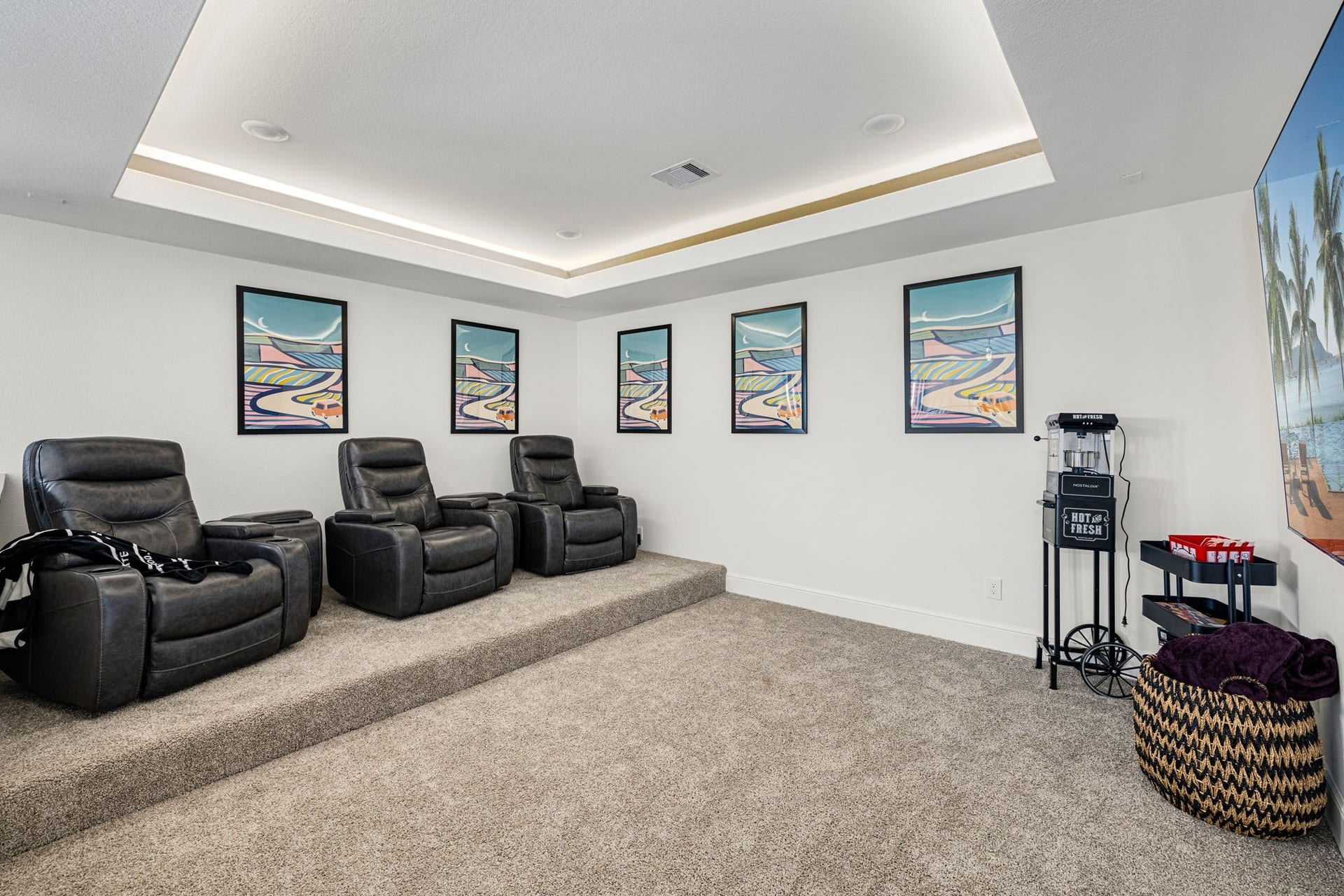 6903 Shoreline View Drive, Katy, TX 77493 Plush recliners that STAY!