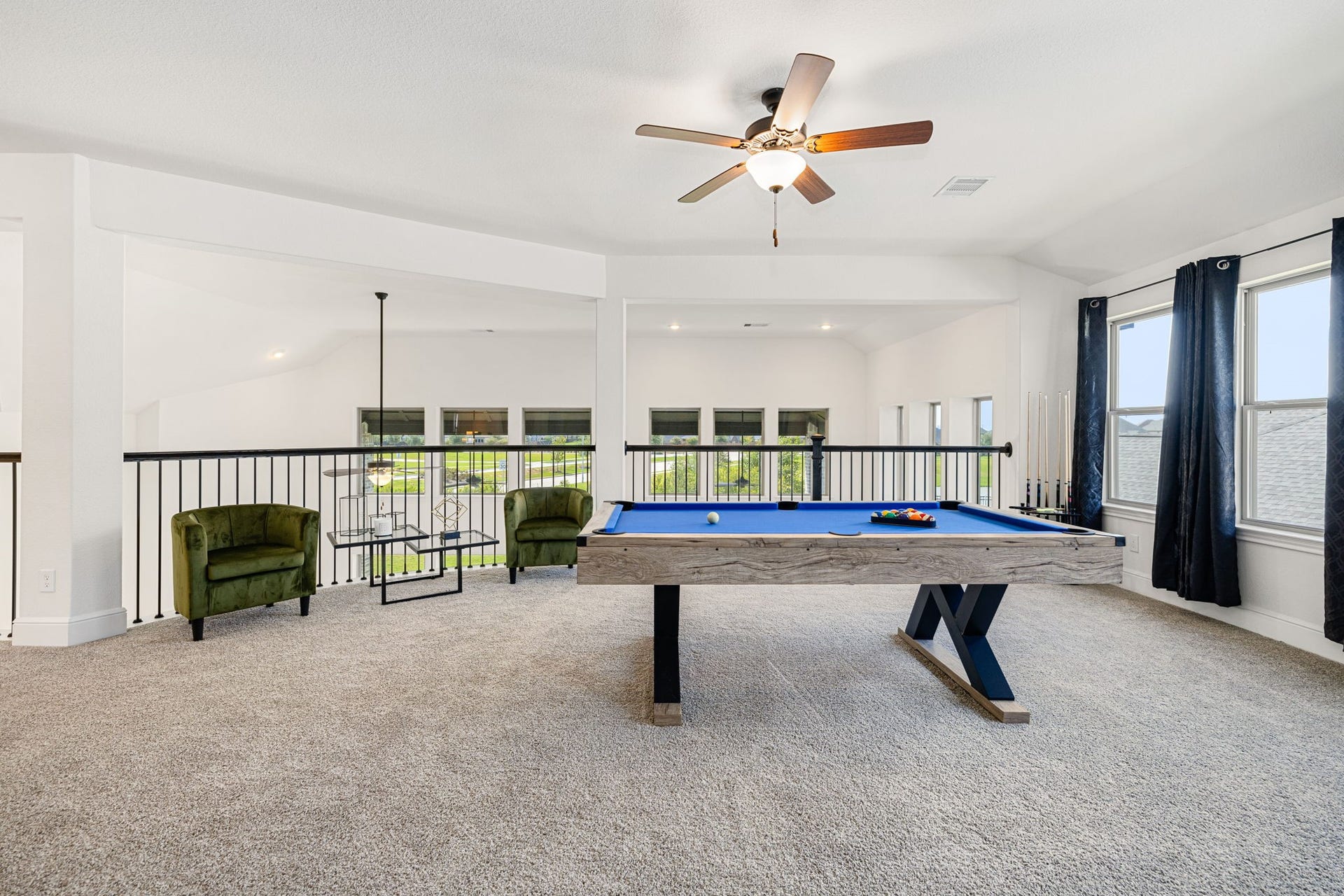 6903 Shoreline View Drive, Katy, TX 77493 Ample natural light from large windows!