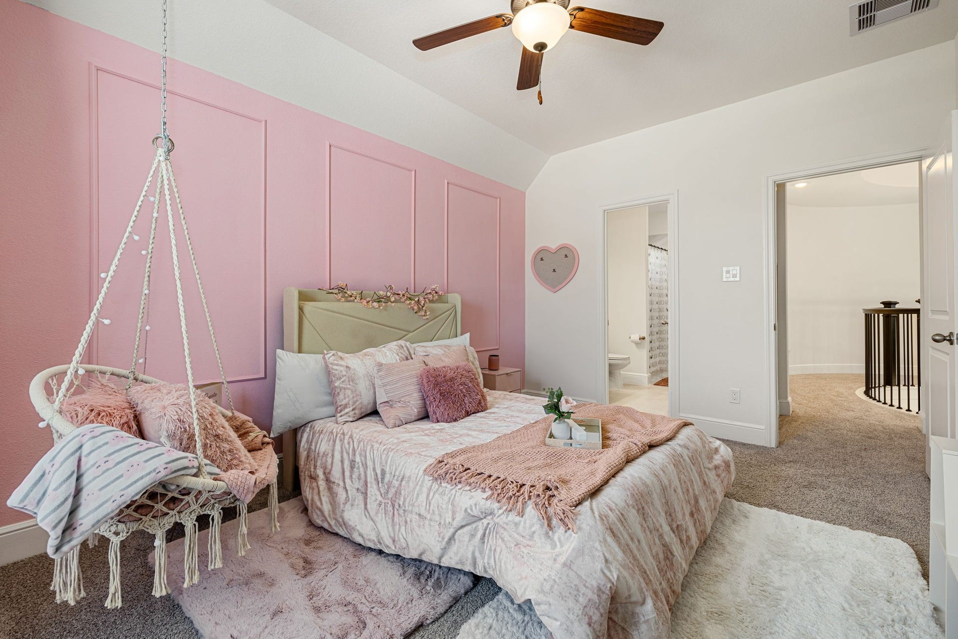 6903 Shoreline View Drive, Katy, TX 77493 Charming bedroom that can be painted white!