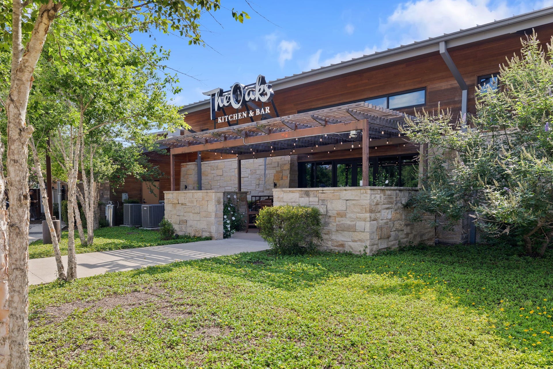 6903 Shoreline View Drive, Katy, TX 77493 On-site restaurant!