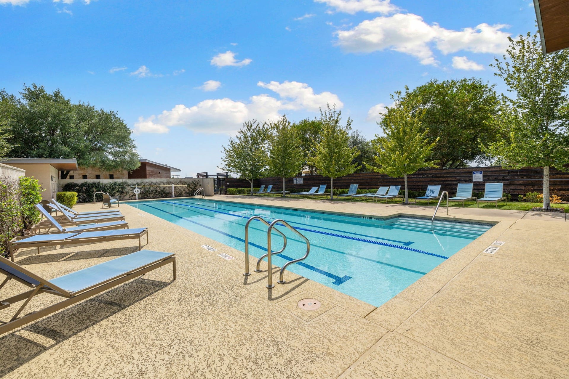 6903 Shoreline View Drive, Katy, TX 77493 Community outdoor pool!
