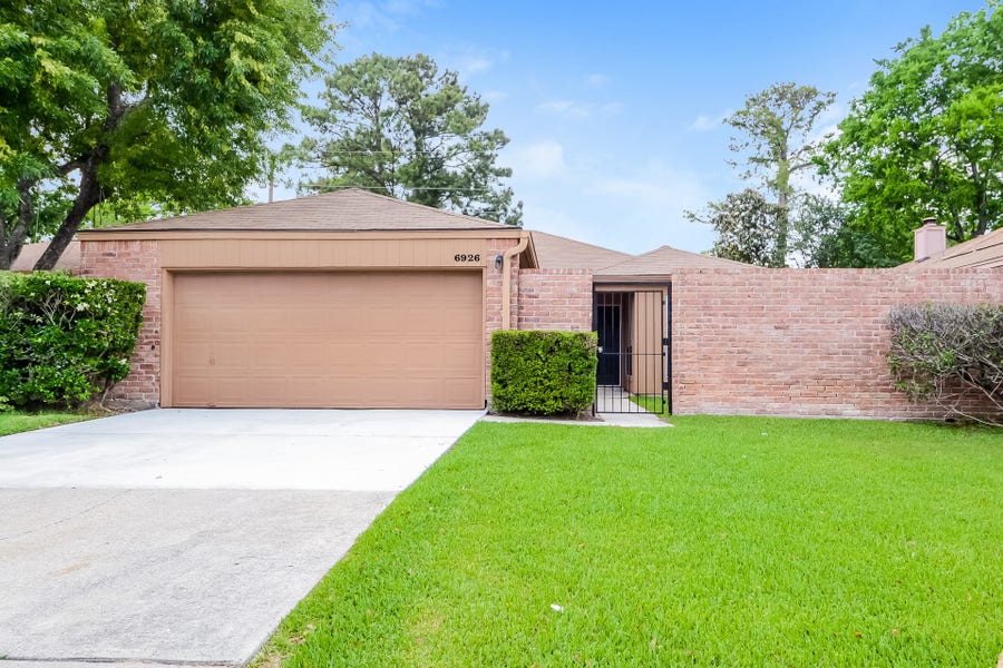 Property photo for 6926 Bullinger Drive, Spring, TX