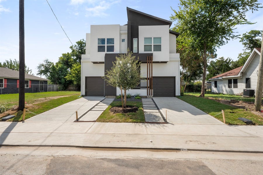 Property photo for 1220 E 33rd Street, Houston, TX