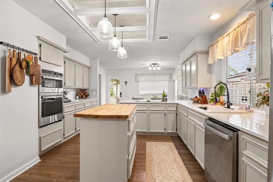 Property photo for 7723 Stonesdale Drive, Houston, TX