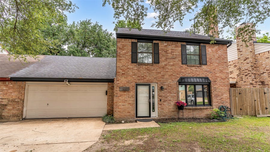 Property photo for 9207 Barr Circle, Houston, TX