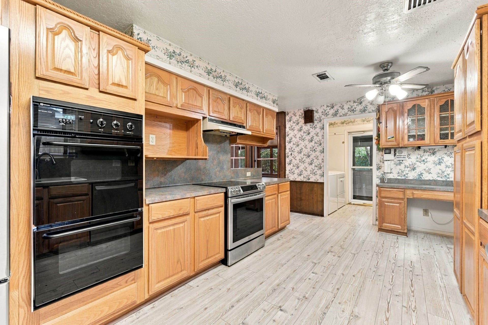 27214 Paula Lane, Conroe, TX 77385 27214 Paula Lane, Conroe, TX 77385