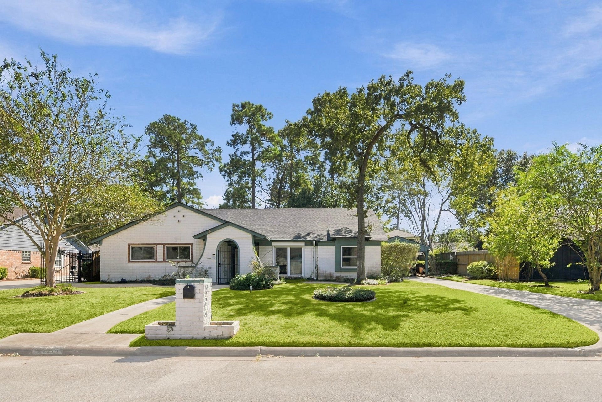 27214 Paula Lane, Conroe, TX 77385 27214 Paula Lane, Conroe, TX 77385