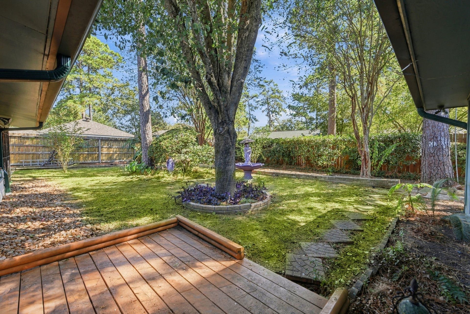 27214 Paula Lane, Conroe, TX 77385 27214 Paula Lane, Conroe, TX 77385