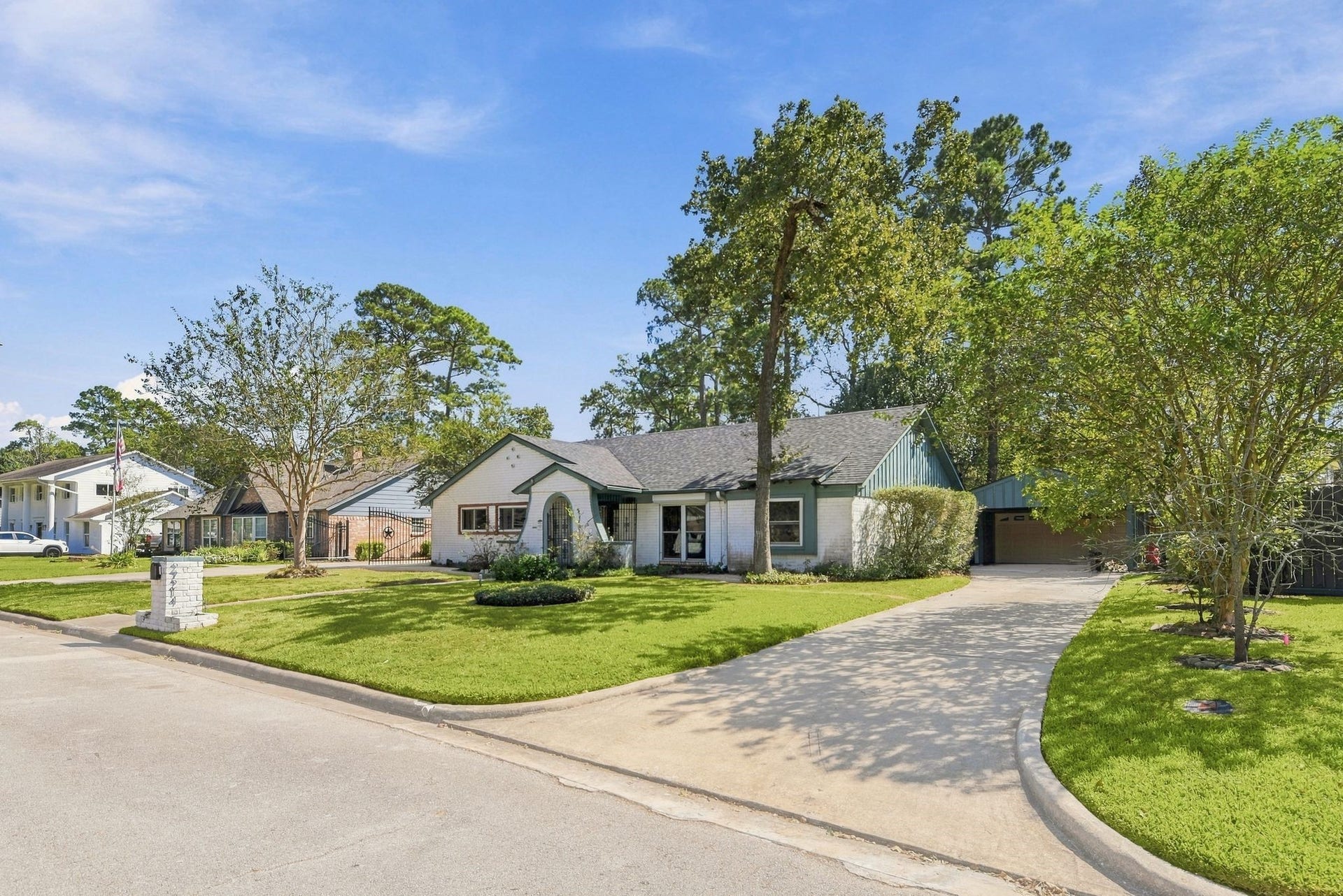 27214 Paula Lane, Conroe, TX 77385 27214 Paula Lane, Conroe, TX 77385