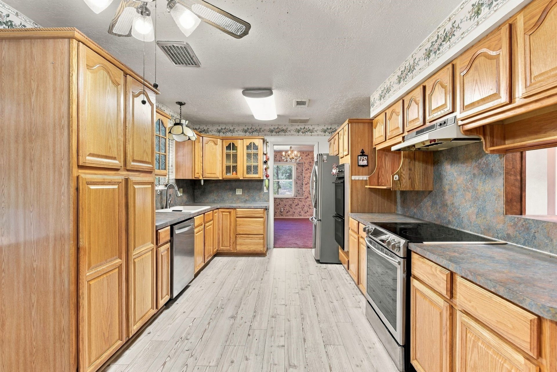 27214 Paula Lane, Conroe, TX 77385 27214 Paula Lane, Conroe, TX 77385