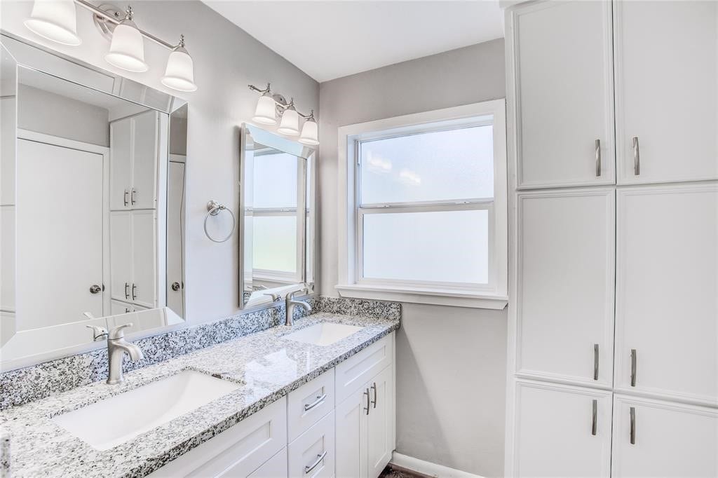 4137 Woodfin Street, Houston, TX 77025 4137 Woodfin Street, Houston, TX 77025
