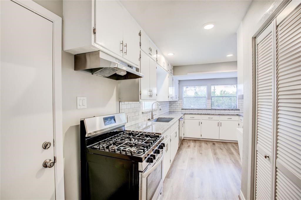 4137 Woodfin Street, Houston, TX 77025 4137 Woodfin Street, Houston, TX 77025
