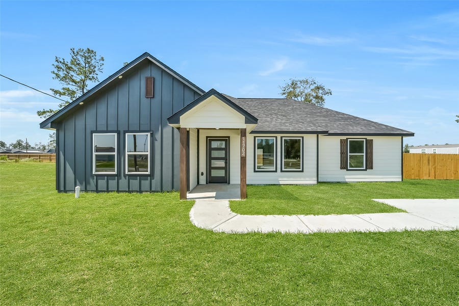 Property photo for 11702 Kelvin Court, Conroe, TX