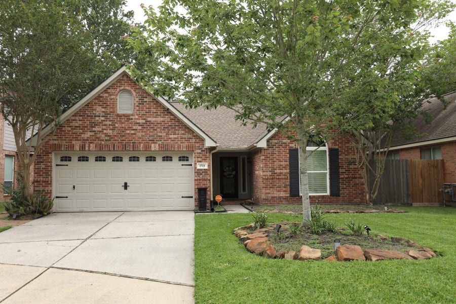 Property photo for 1715 Red Oak Terrace, Houston, TX