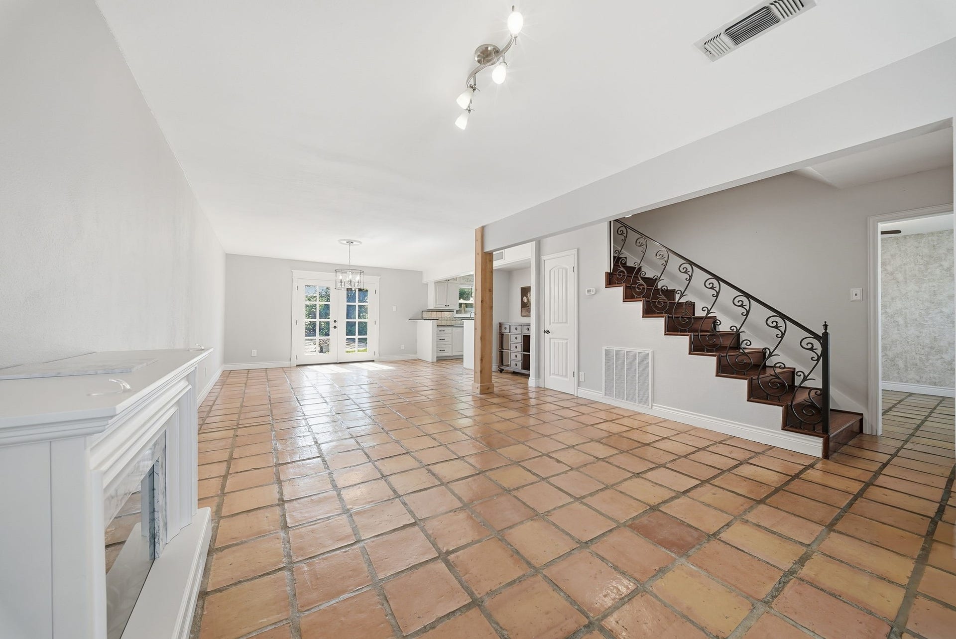 7705 Beaudelaire Circle, Galveston, TX 77551 7705 Beaudelaire Circle, Galveston, TX 77551