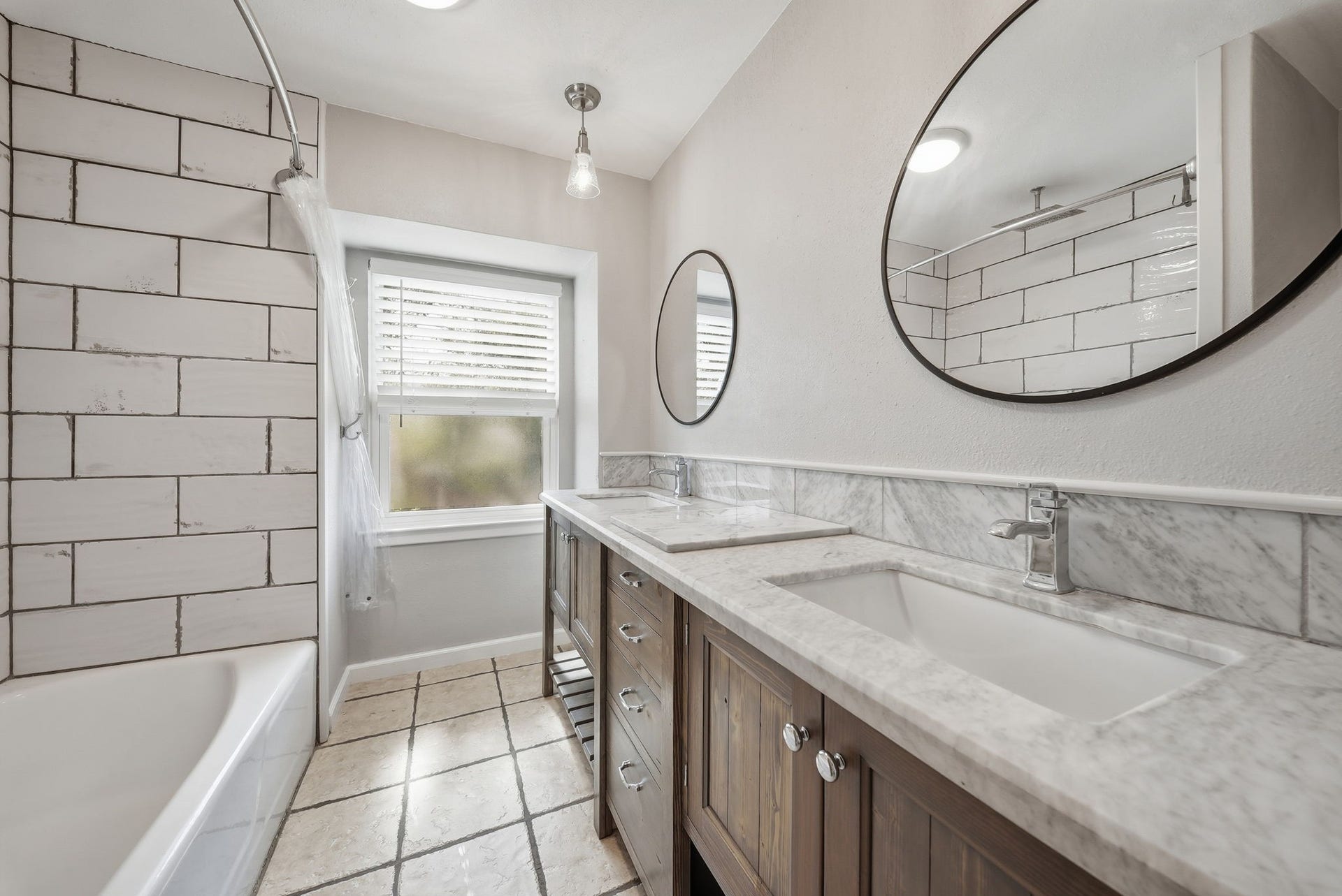 7705 Beaudelaire Circle, Galveston, TX 77551 7705 Beaudelaire Circle, Galveston, TX 77551