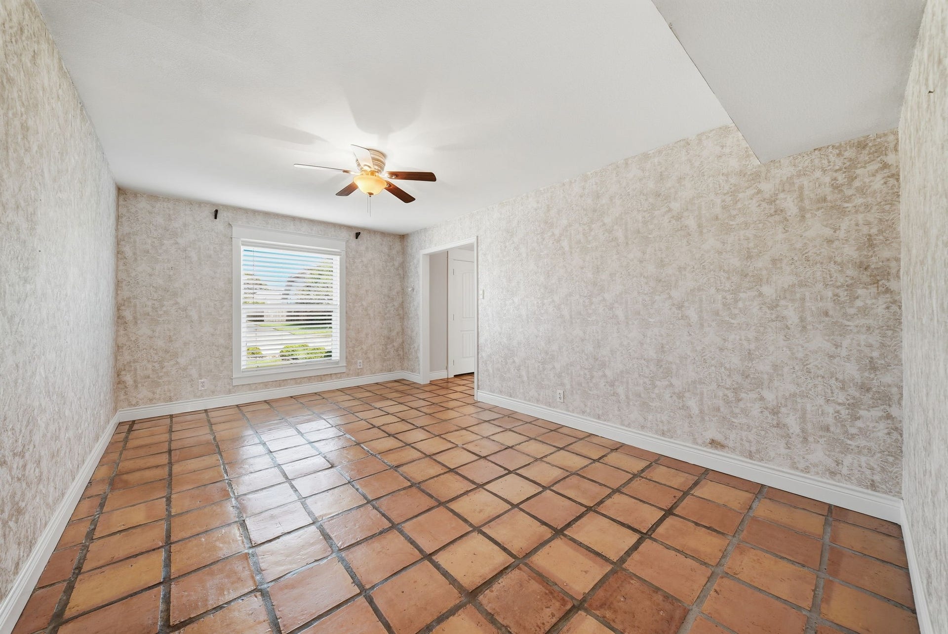 7705 Beaudelaire Circle, Galveston, TX 77551 7705 Beaudelaire Circle, Galveston, TX 77551