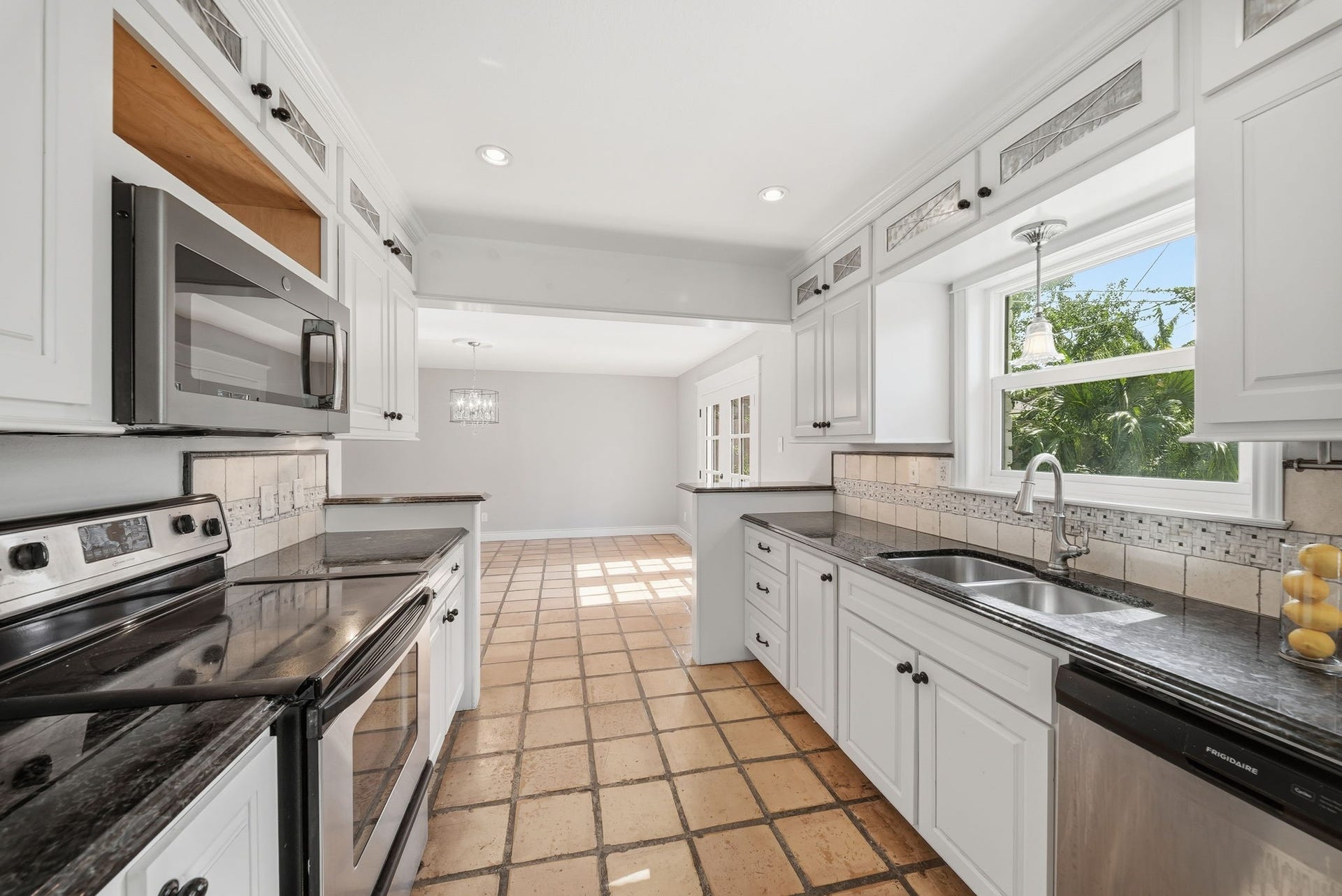 7705 Beaudelaire Circle, Galveston, TX 77551 7705 Beaudelaire Circle, Galveston, TX 77551