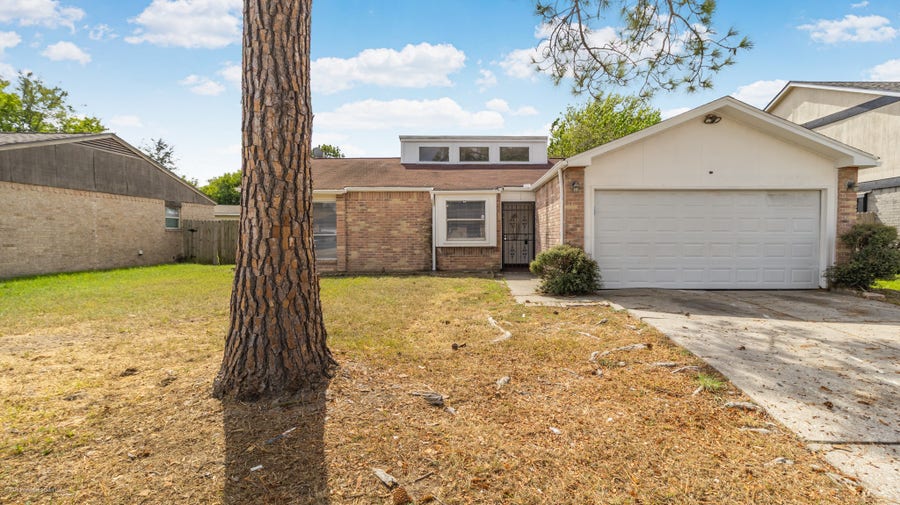 Property photo for 2611 Ashington Drive, Houston, TX
