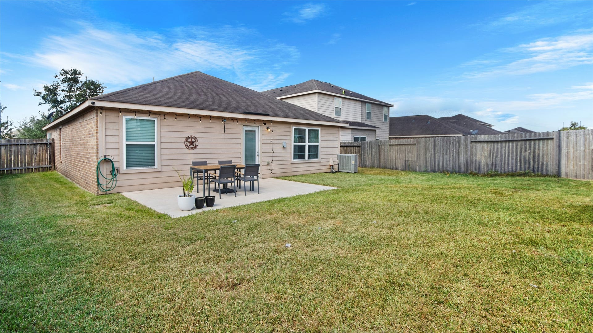 9439 Gold Mountain Drive, Rosharon, TX 77583