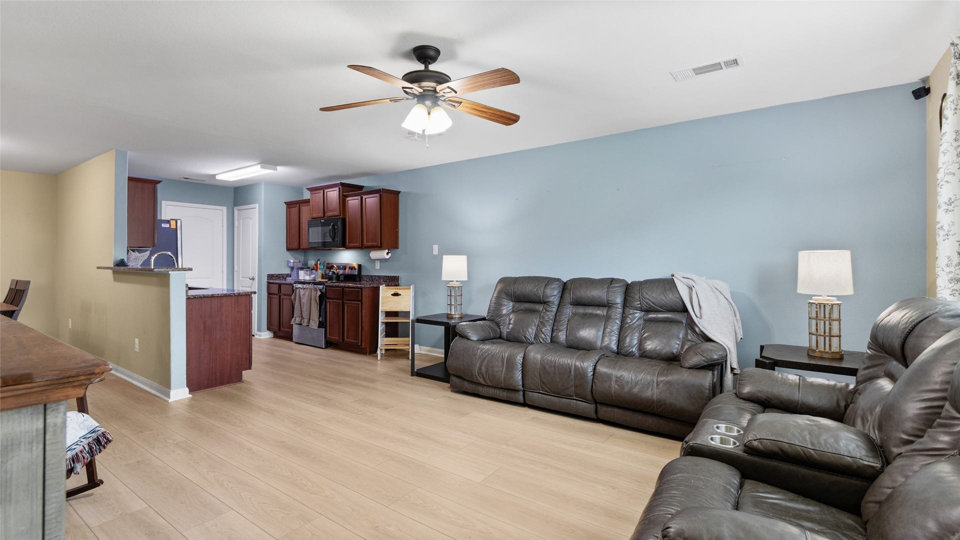 9439 Gold Mountain Drive, Rosharon, TX 77583