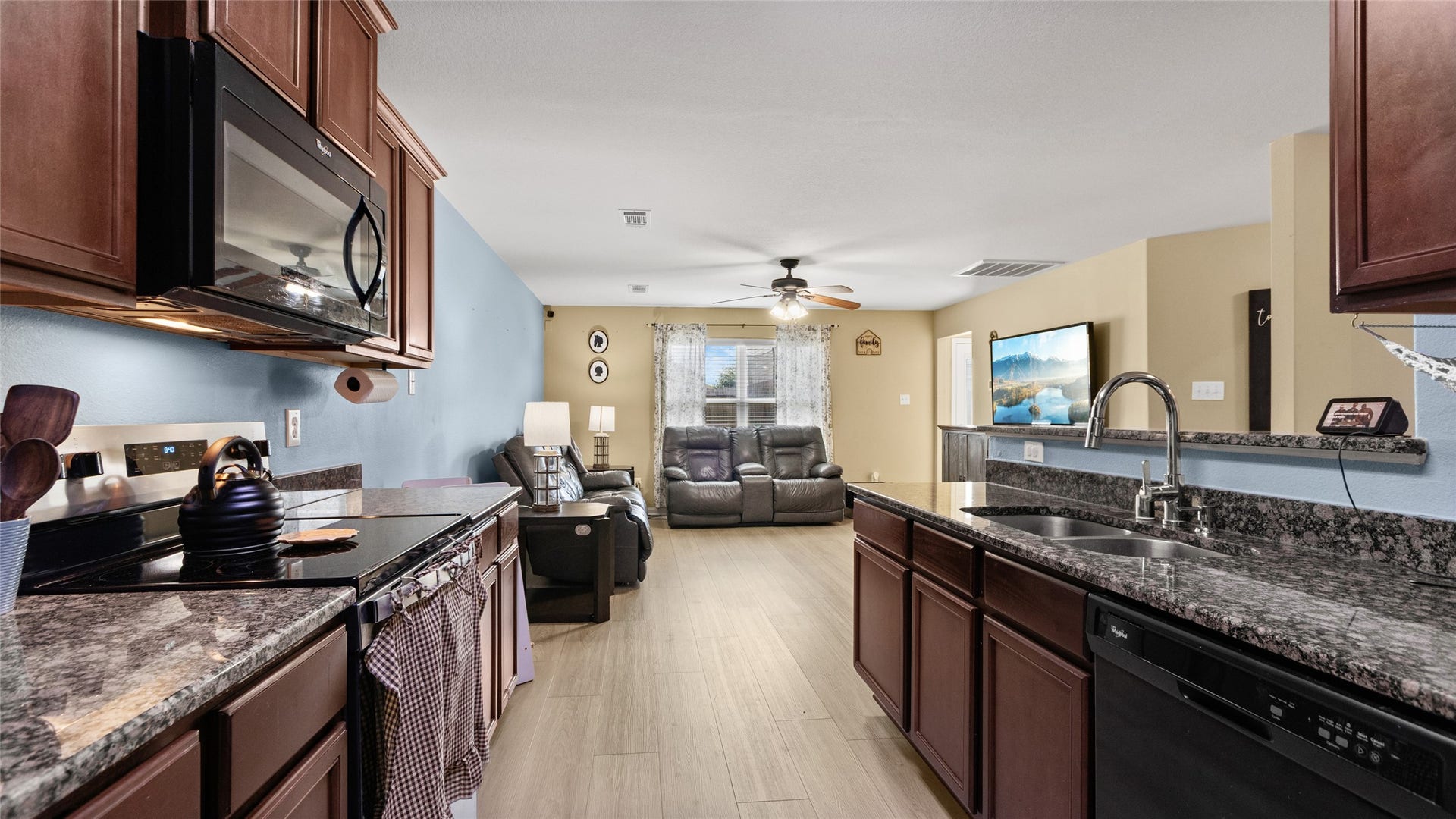 9439 Gold Mountain Drive, Rosharon, TX 77583