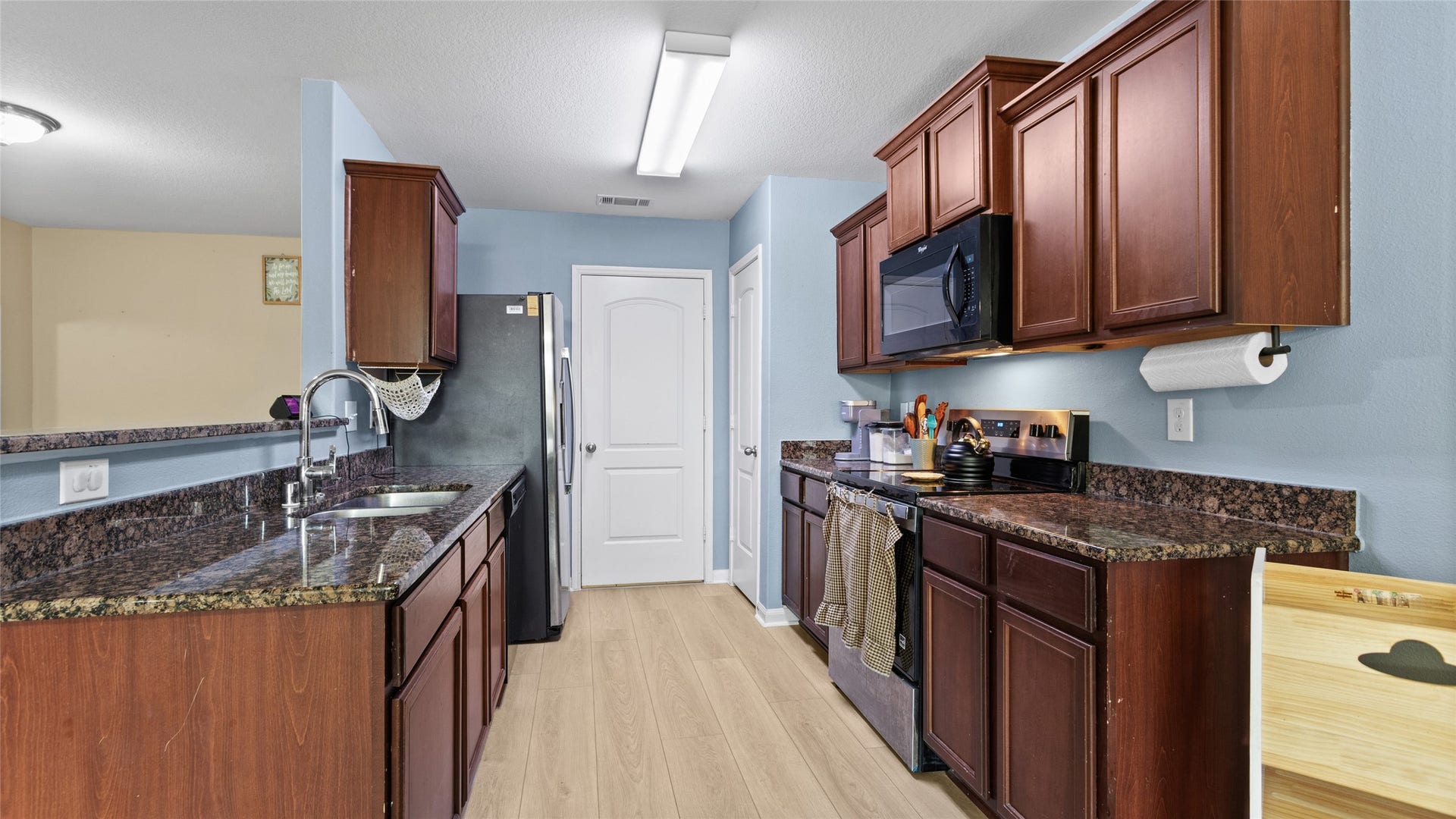 9439 Gold Mountain Drive, Rosharon, TX 77583