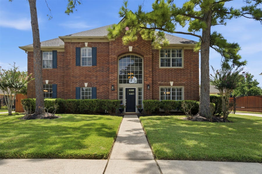 Property photo for 1305 Wilderness Pines Drive, Friendswood, TX