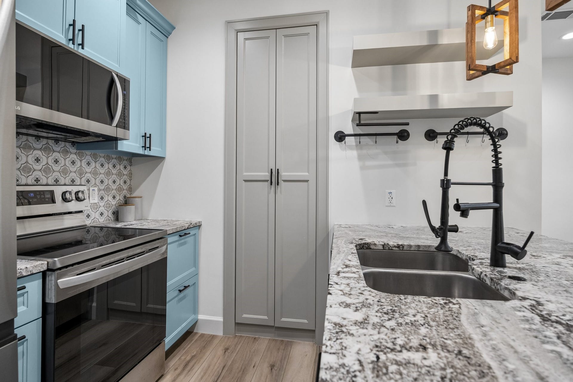 542 Granberry Street, Houston, TX 77007 542 Granberry Street, Houston, TX 77007