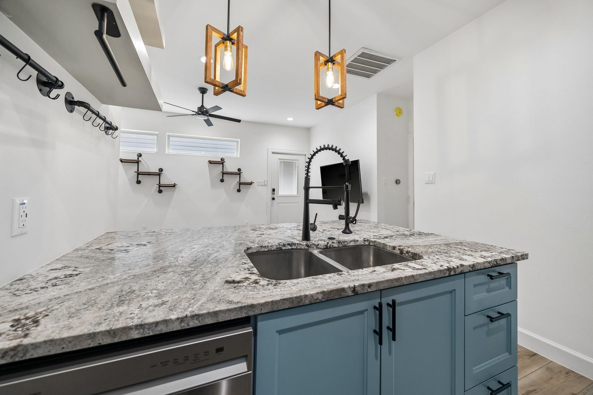 542 Granberry Street, Houston, TX 77007 542 Granberry Street, Houston, TX 77007