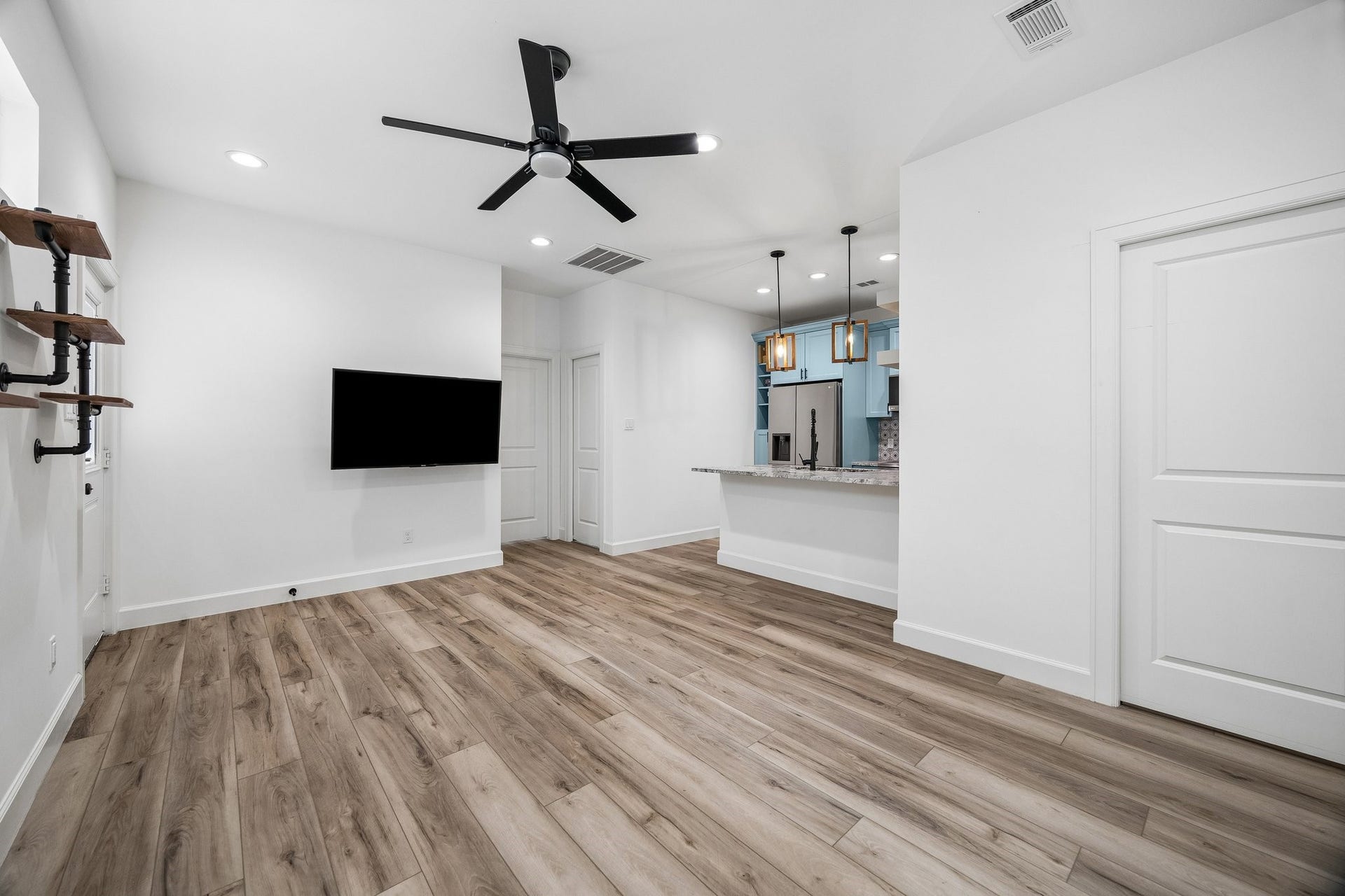 542 Granberry Street, Houston, TX 77007 542 Granberry Street, Houston, TX 77007
