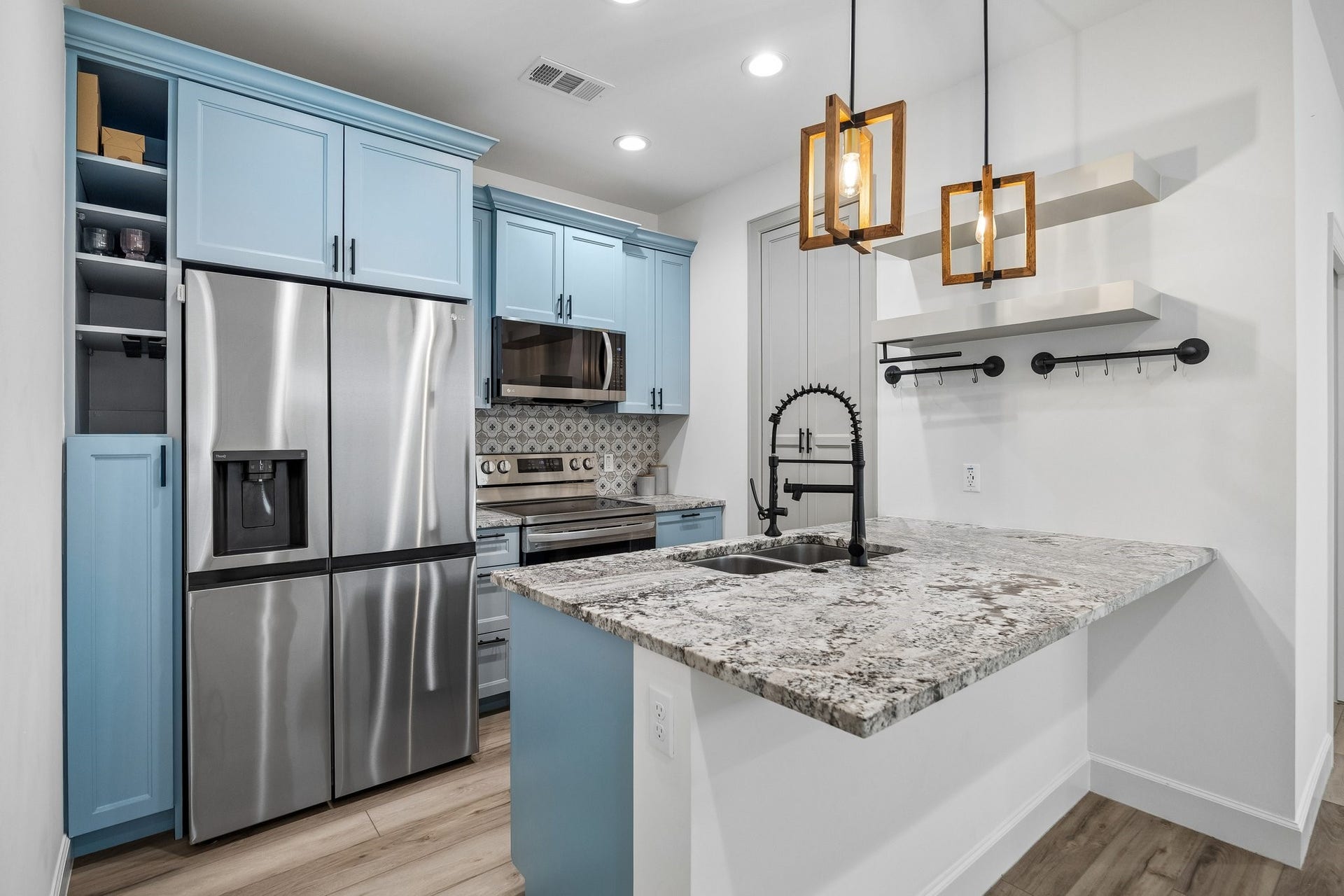 542 Granberry Street, Houston, TX 77007 542 Granberry Street, Houston, TX 77007