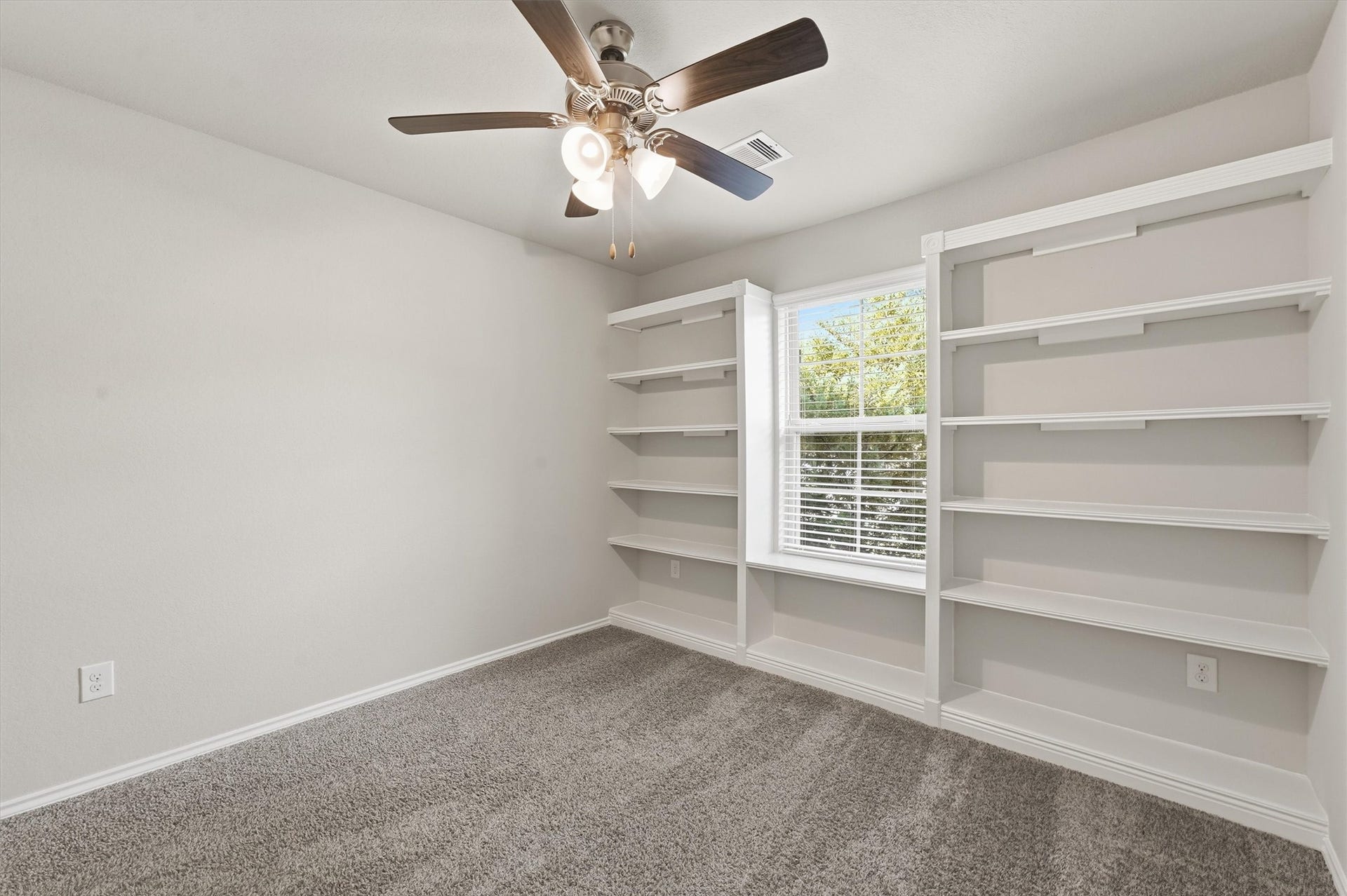 22093 Sun Haven Lane, Porter, TX 77365 Secondary bedroom.