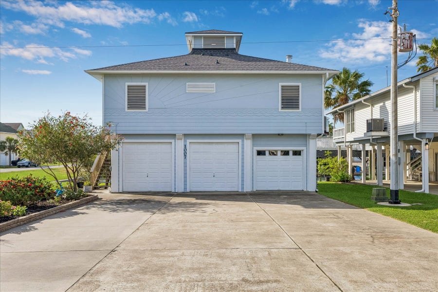 Property photo for 1007 Tiki, Tiki Island, TX