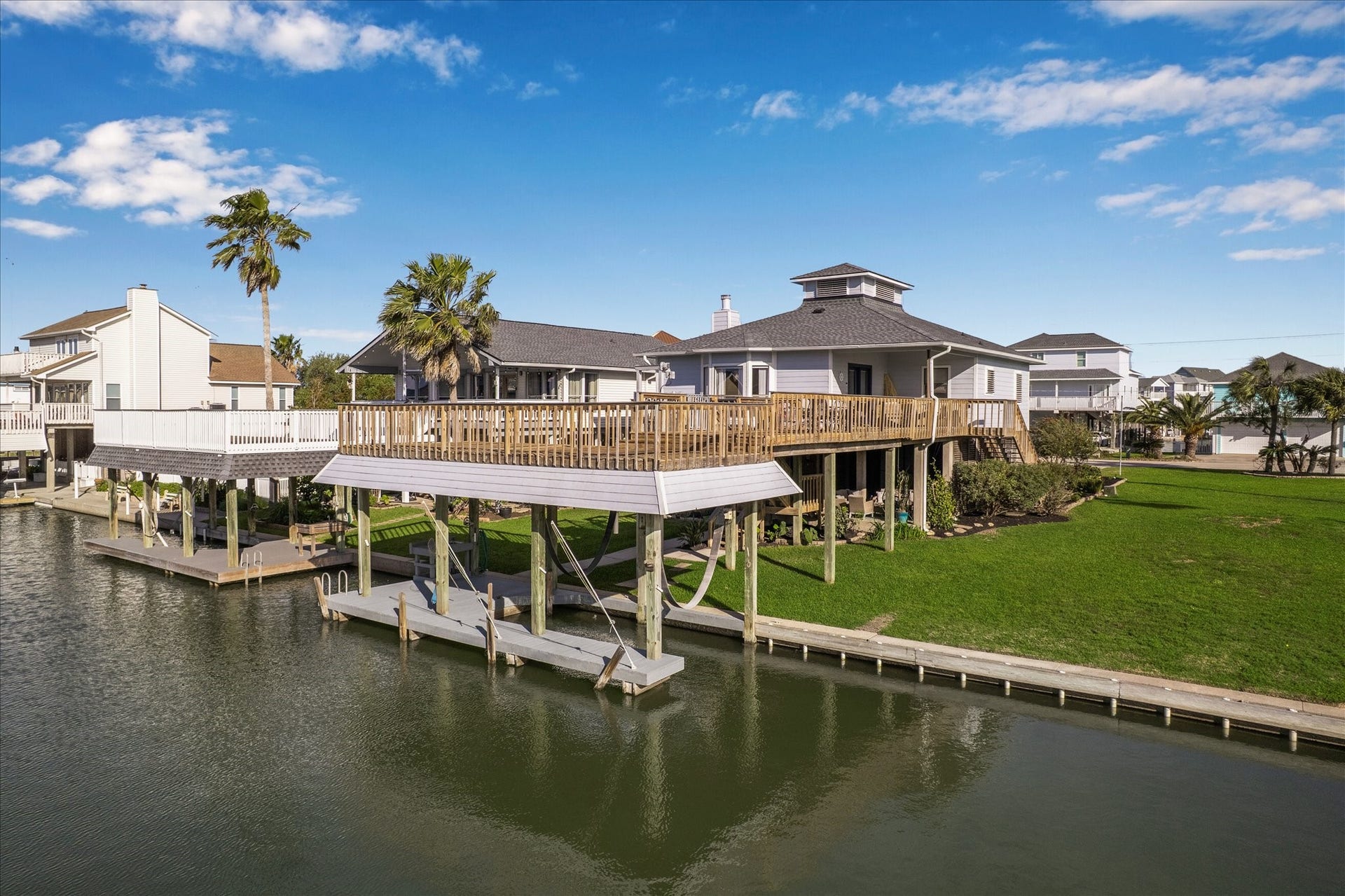 1007 Tiki, Tiki Island, TX 77554 1007 Tiki, Tiki Island, TX 77554