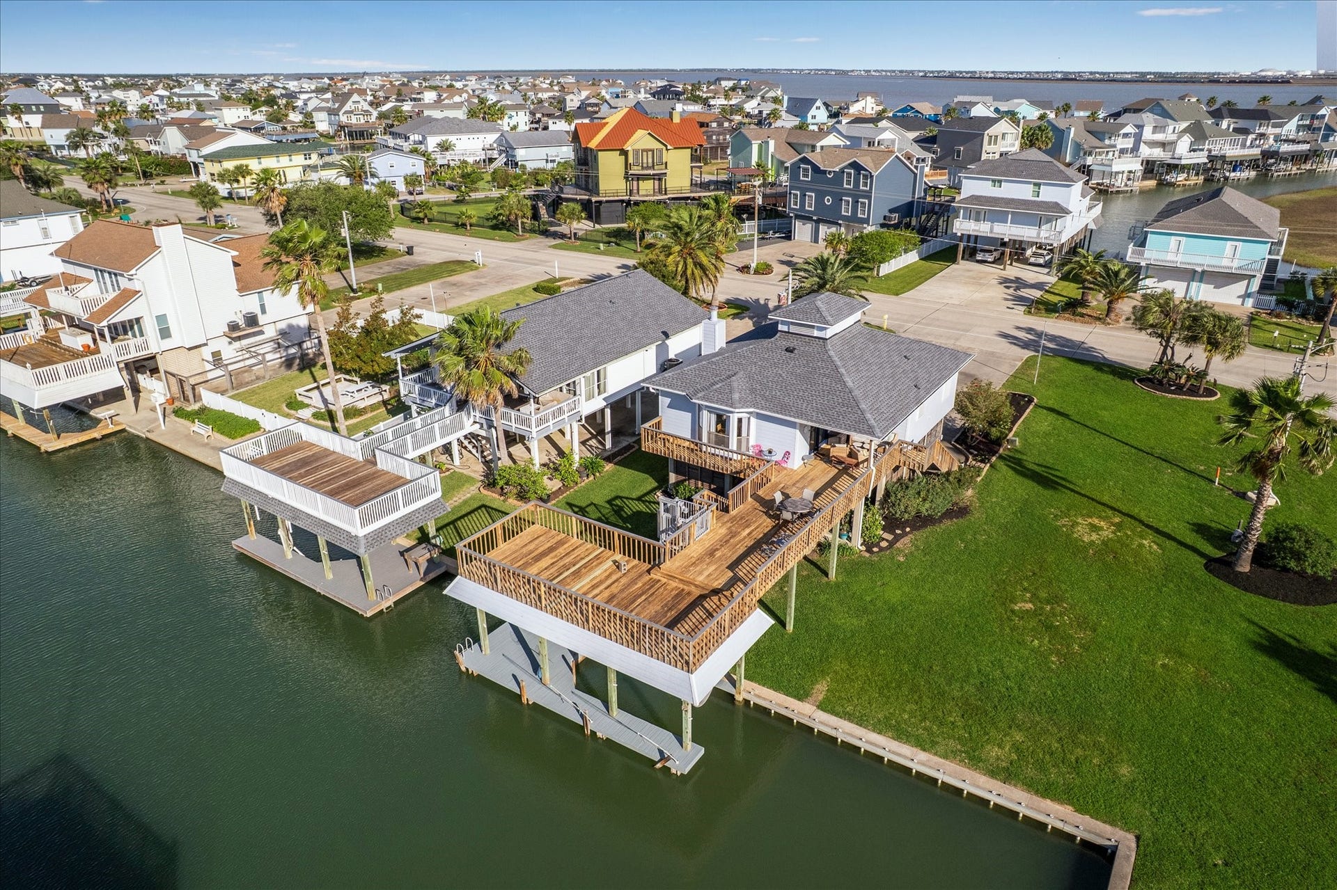 1007 Tiki, Tiki Island, TX 77554 1007 Tiki, Tiki Island, TX 77554