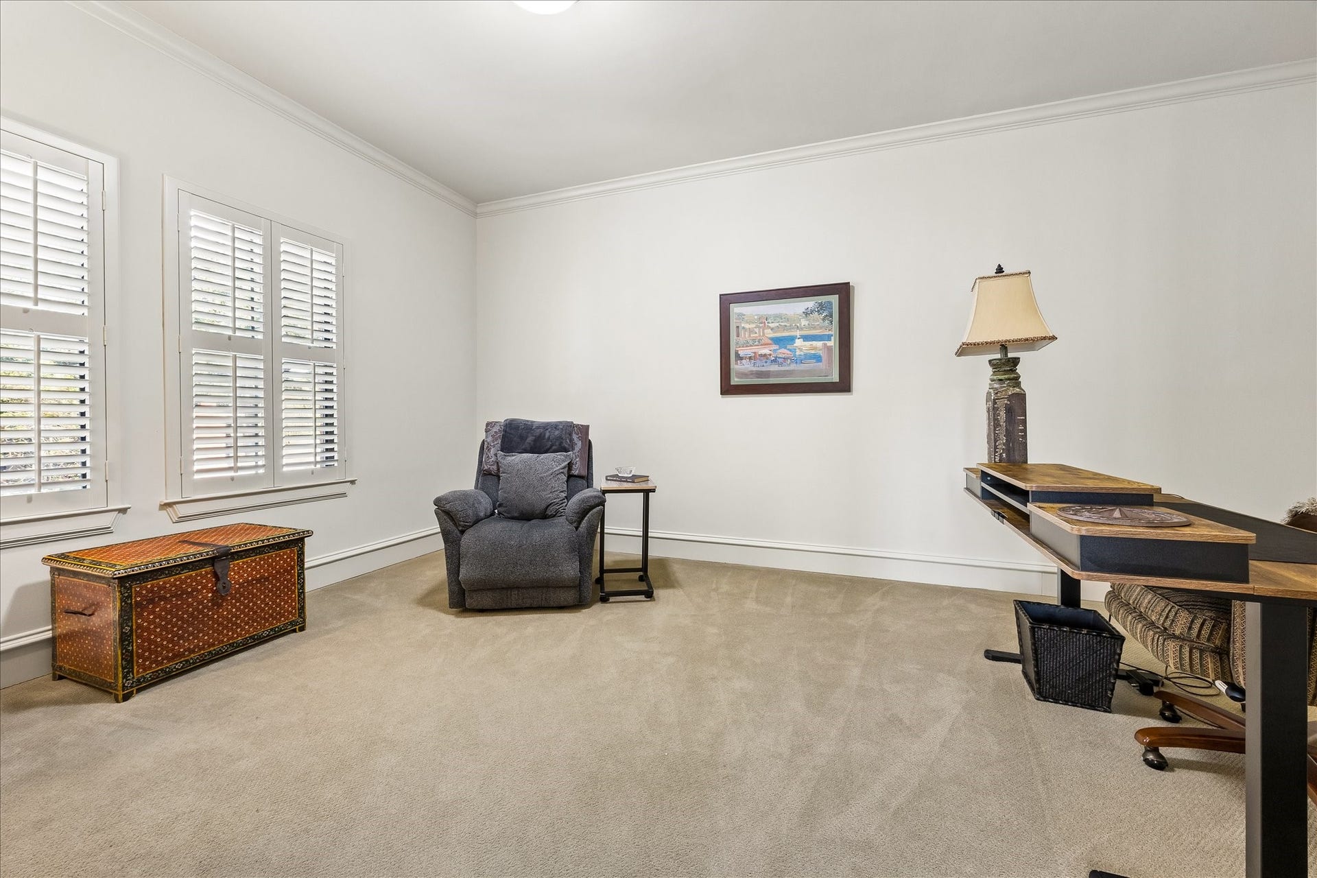 4037 Dumbarton Street, Houston, TX 77025 This bright and spacious room is connected to secondary bedroom #3 and is being used as a private study and tv room by the current owners. This could be a living room for bedroom #3, or the sky is the limit- so many possibilities.