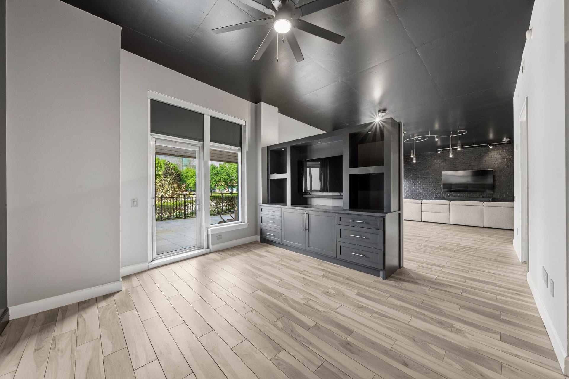 3 Waterway Court, #1B, The Woodlands, TX 77380 3 Waterway Court #1B, The Woodlands, Texas, 77380