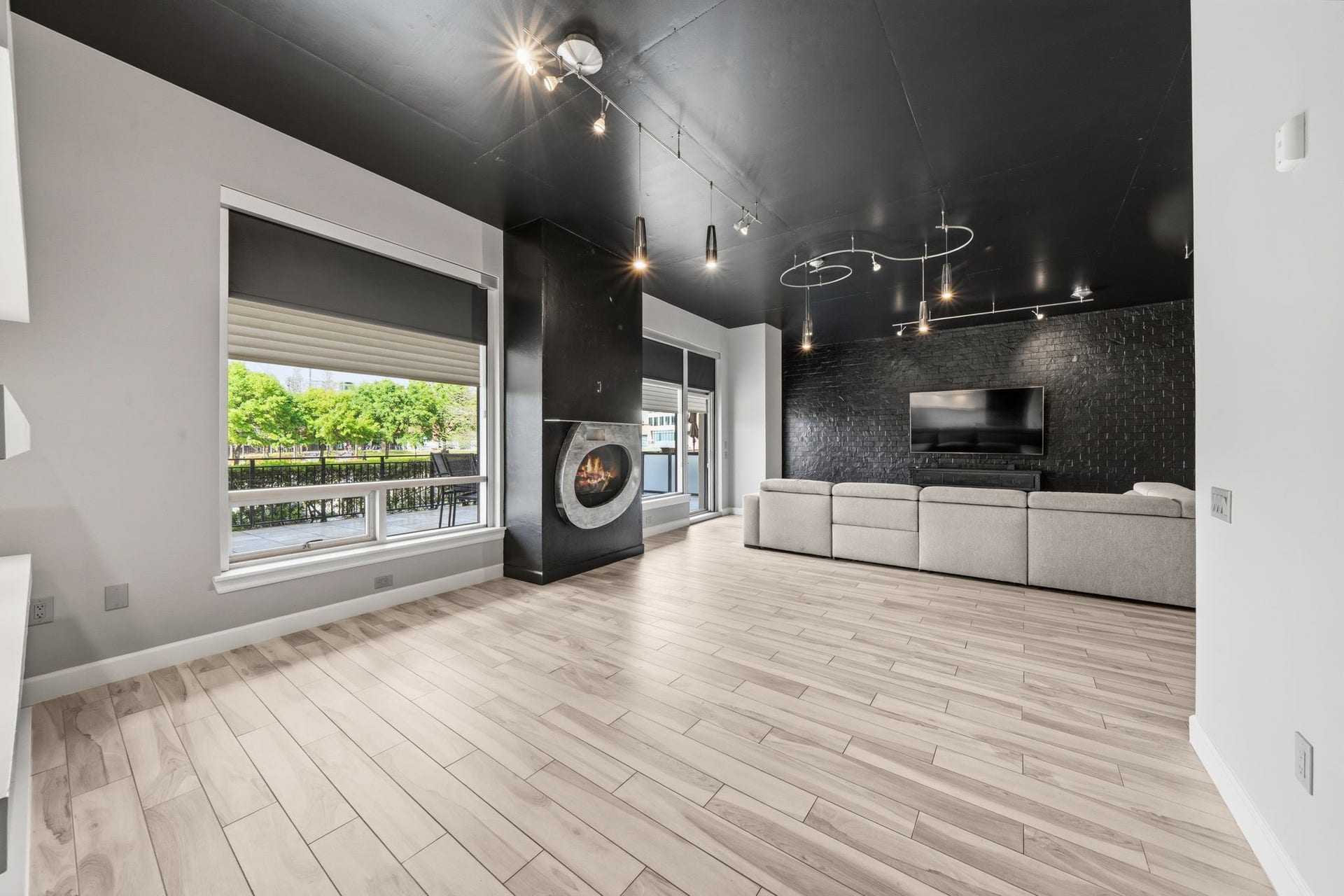 3 Waterway Court, #1B, The Woodlands, TX 77380 3 Waterway Court #1B, The Woodlands, Texas, 77380