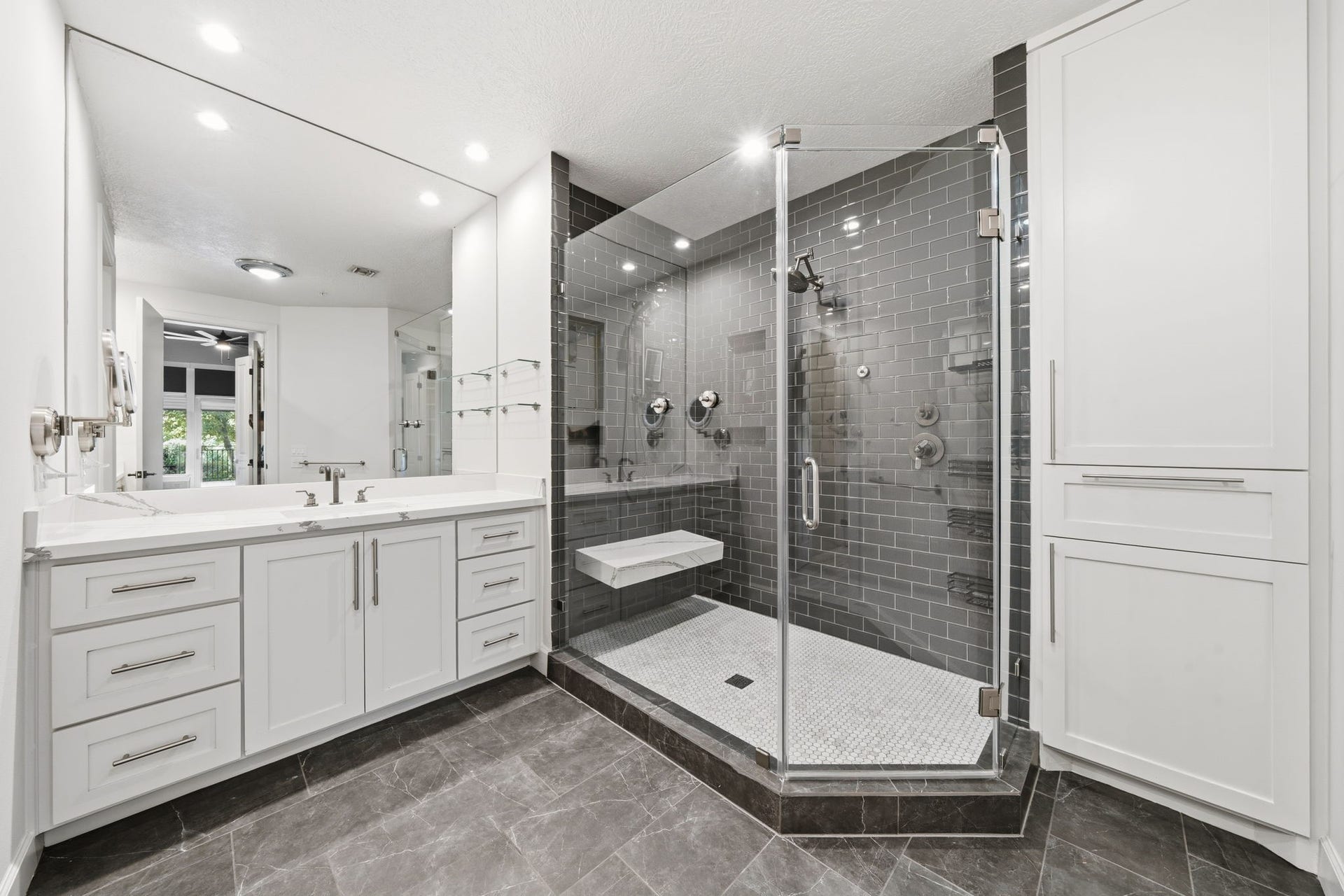 3 Waterway Court, #1B, The Woodlands, TX 77380 3 Waterway Court #1B, The Woodlands, Texas, 77380