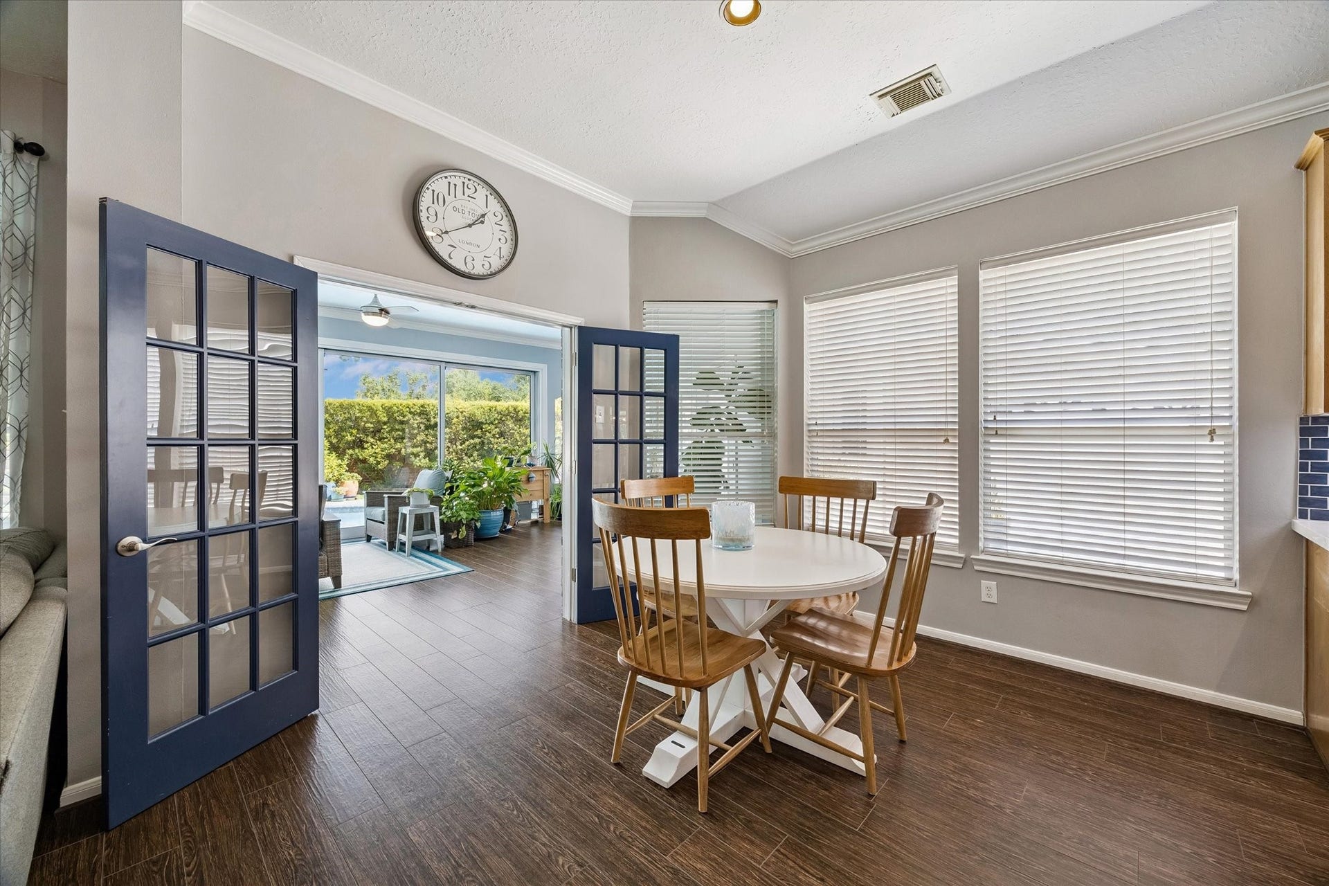 11615 Agate Canyon Lane, Houston, TX 77095 The kitchen nook leads to an impressive and spacious sun room.
