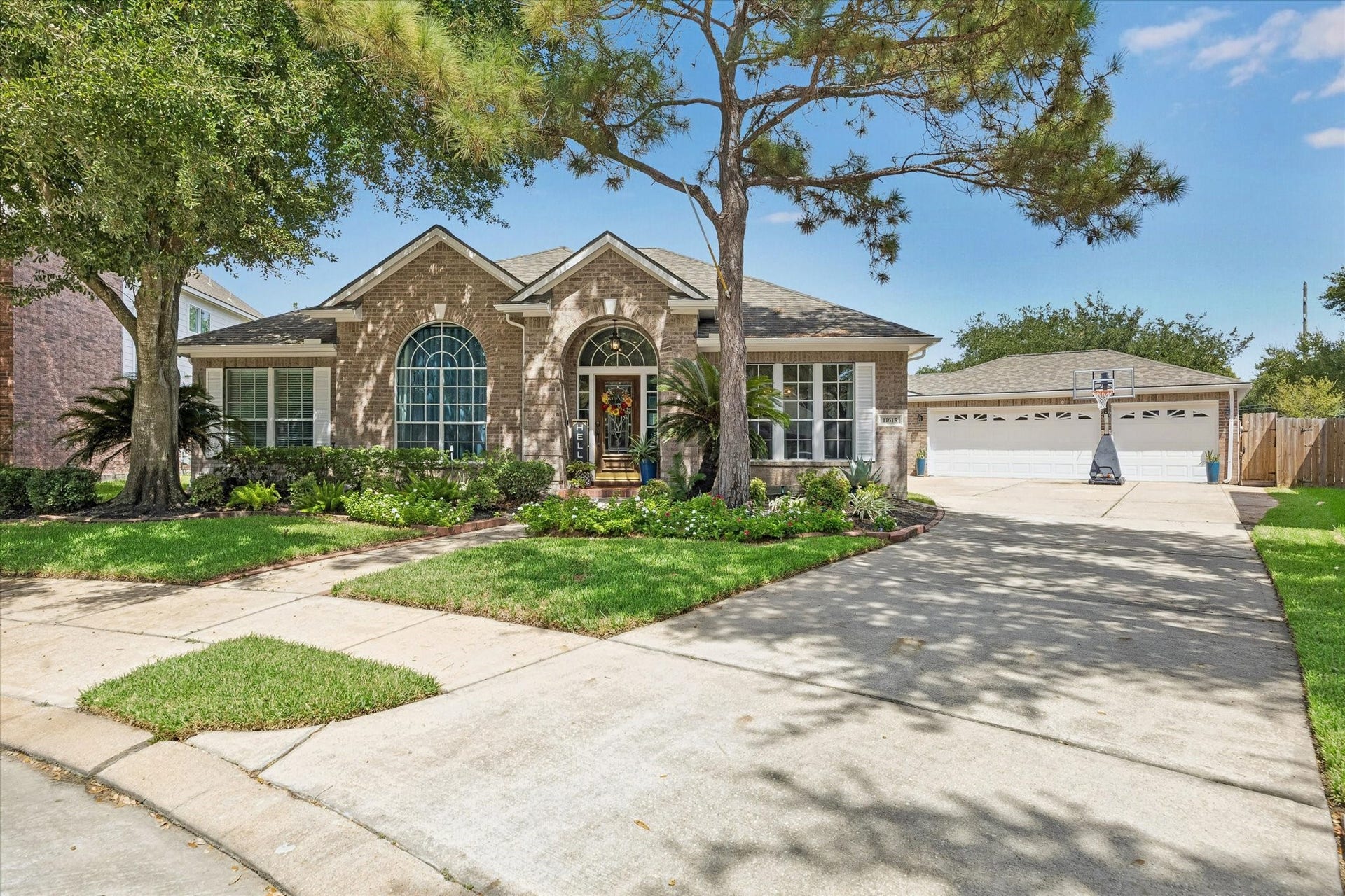 11615 Agate Canyon Lane, Houston, TX 77095 Situated on a corner cul-de-sac lot. This home has ample parking and a 3 car-detached garage.