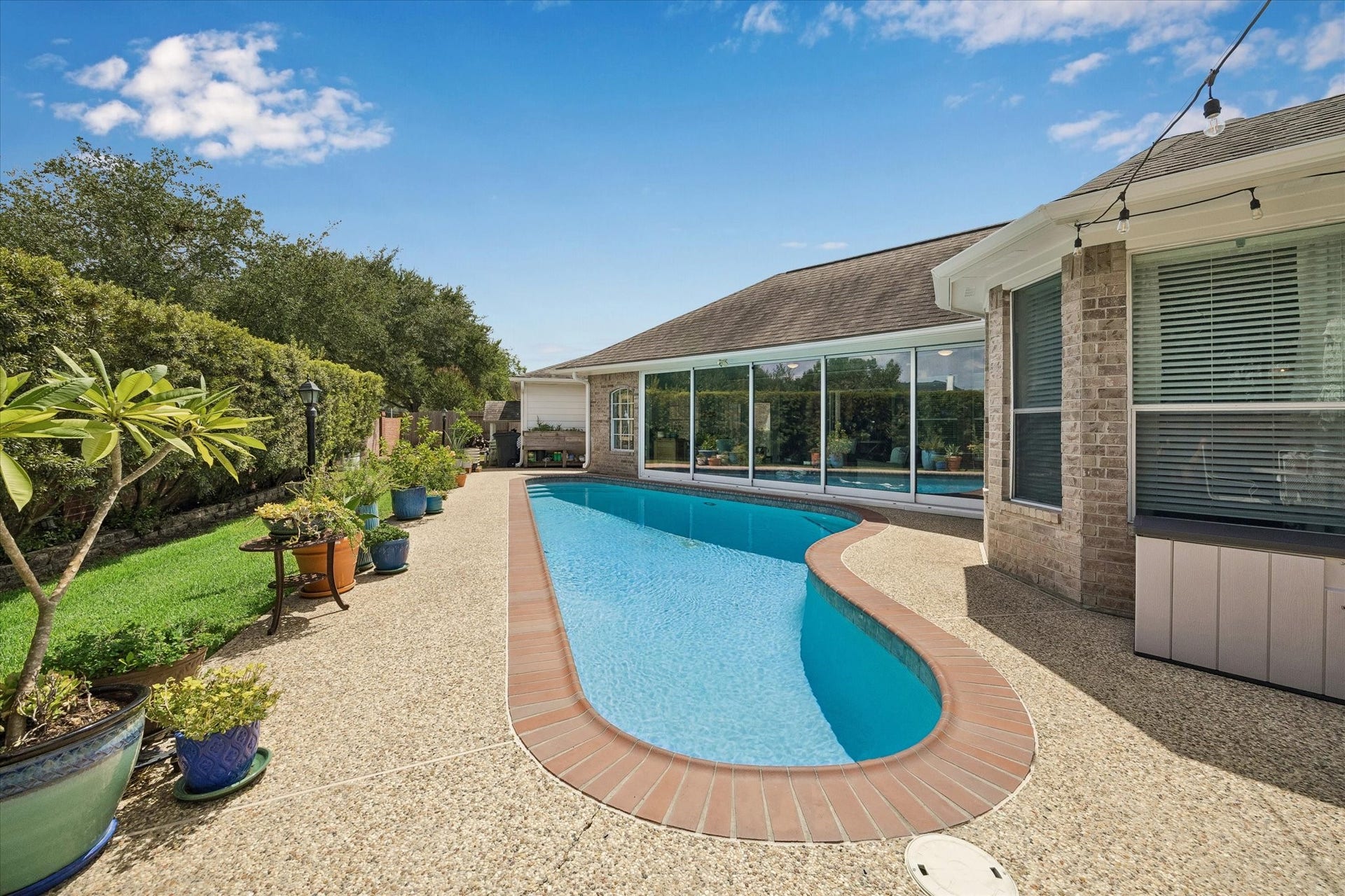 11615 Agate Canyon Lane, Houston, TX 77095 Step onto your very own backyard oasis. The best part---no back neighbors!