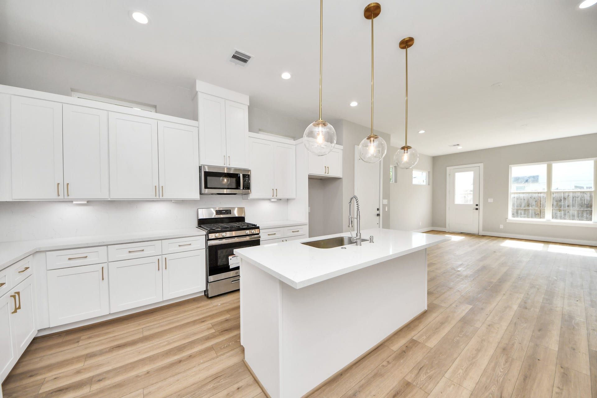 6411 Goforth Street, Houston, TX 77021 6411 Goforth Street, Houston, TX 77021