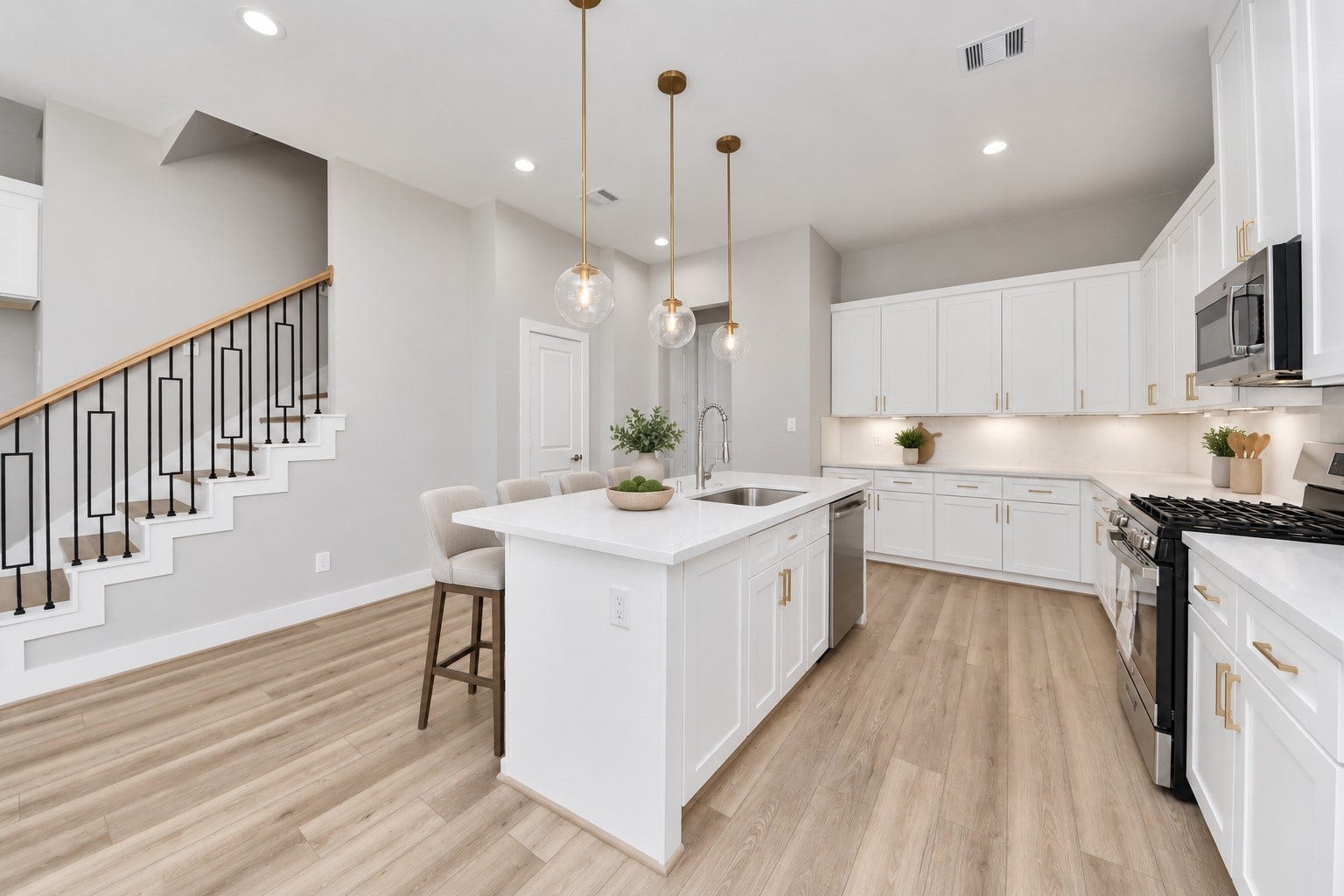 6411 Goforth Street, Houston, TX 77021 Virtually Staged Kitchen