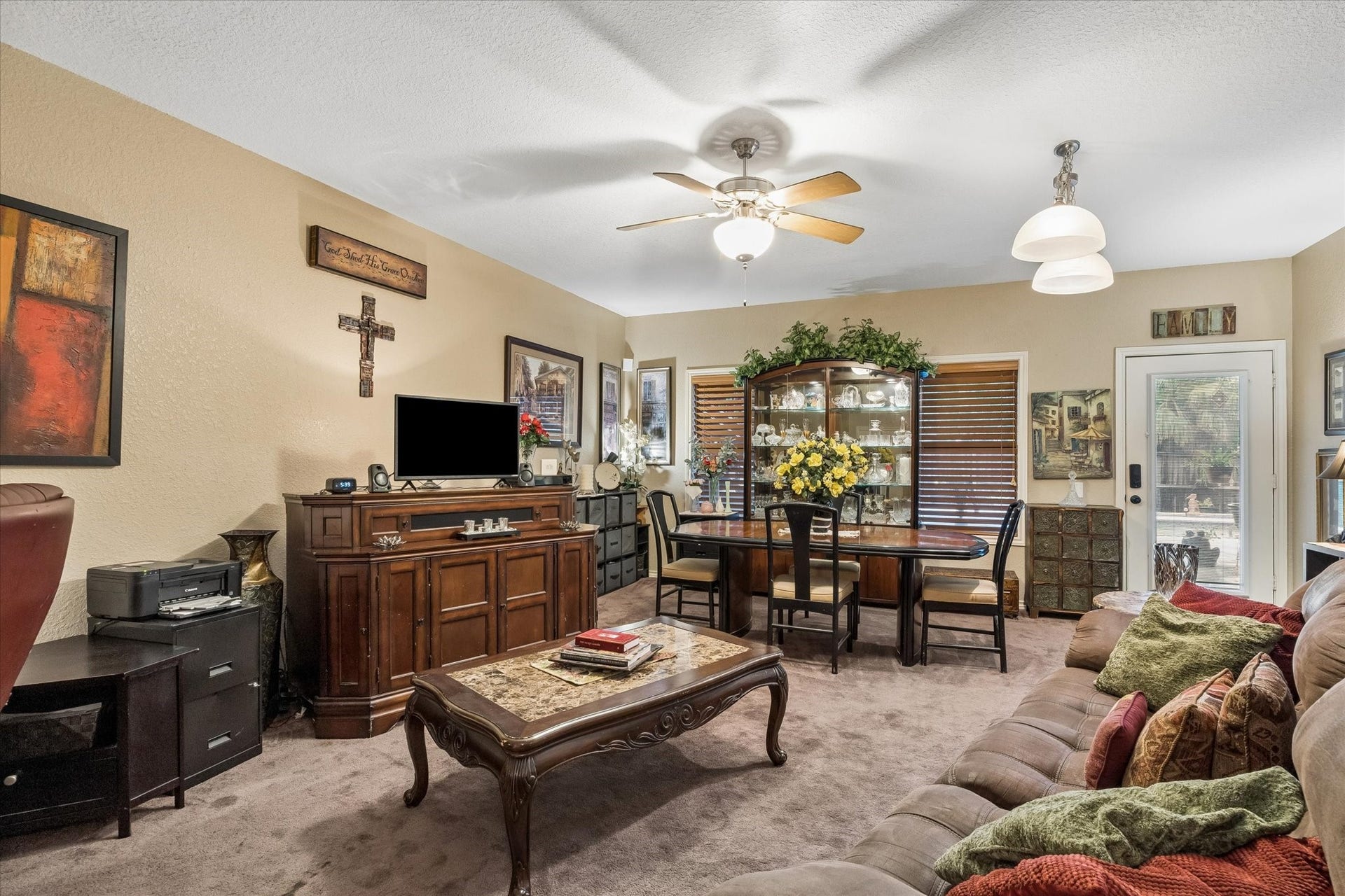 3040 Bayshore Drive, #3, Bacliff, TX 77518 Private living area with entry from the swimming pool area.