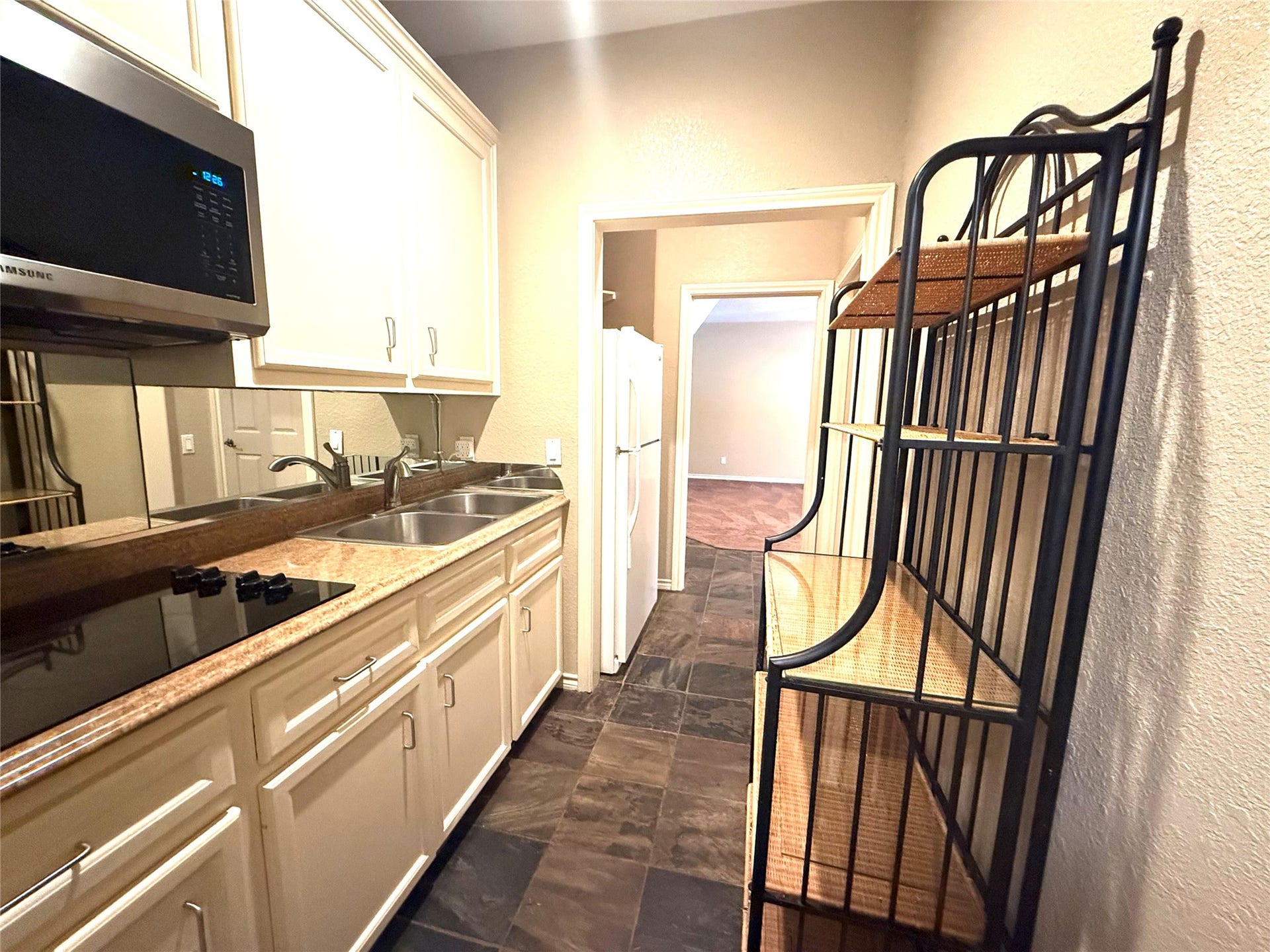 3040 Bayshore Drive, #3, Bacliff, TX 77518 3040 Bayshore Drive, #3, Bacliff, TX 77518